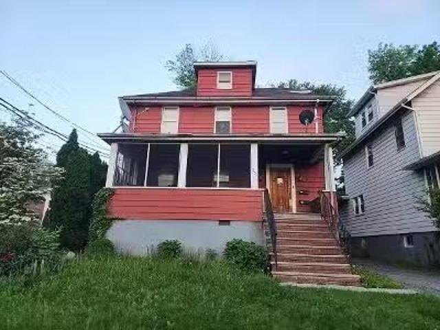 House for sale in Teaneck