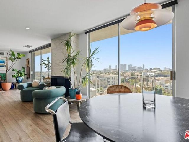 Condo for sale in Canoga Park, California