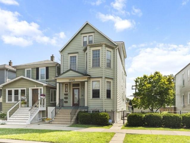 Condo for sale in Berwyn Condo for sale in Berwyn