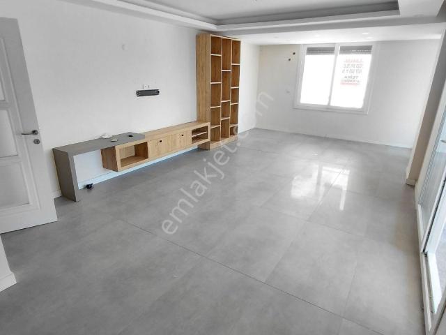 Tire, İzmir içerisinde satılık mülk