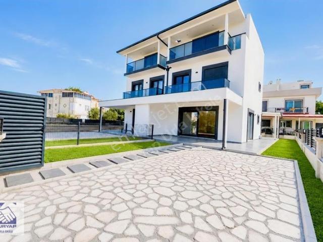 Atatürk Mahallesi, Urla içerisinde kiralık Villa