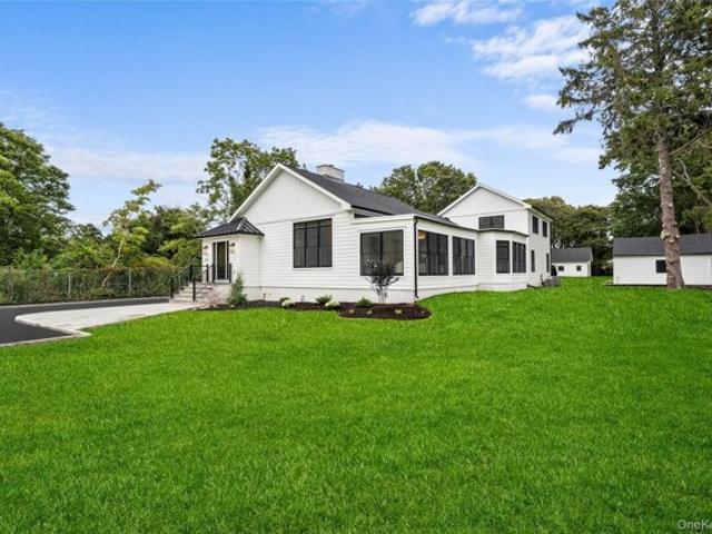 House for sale in Bayport, New York