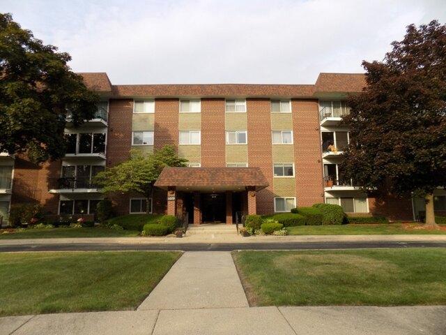Condo for sale in Arlington Heights
