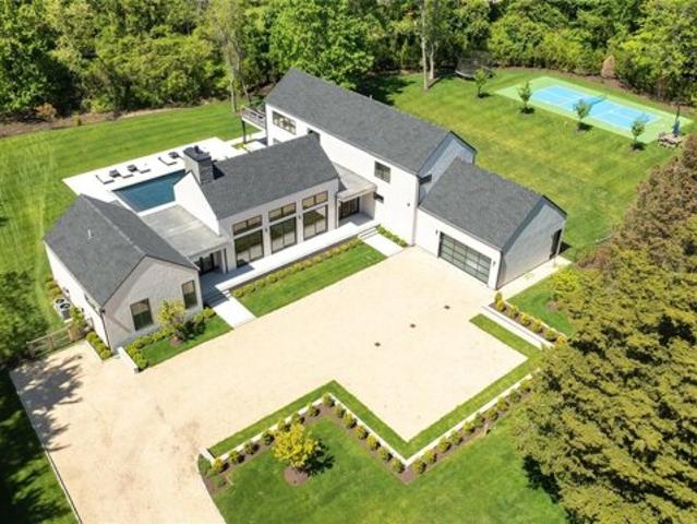House for sale in Shelter Island