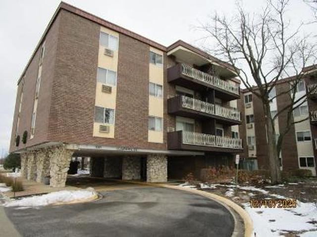 Condo for sale in Lombard, Illinois