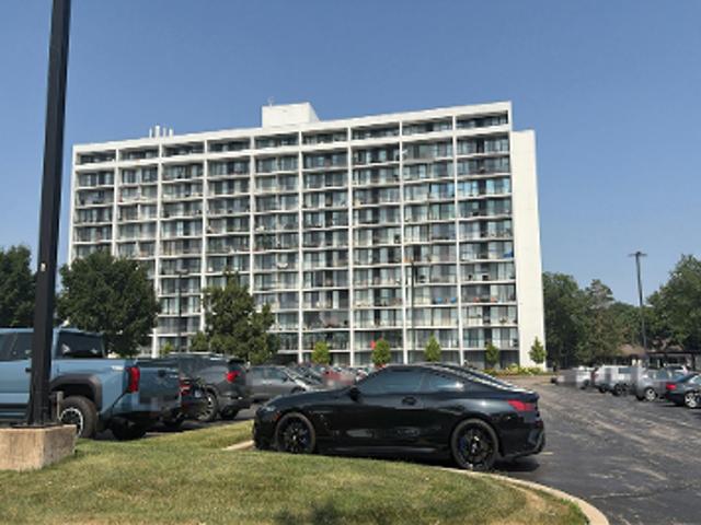 Condo for sale in Lombard, Illinois