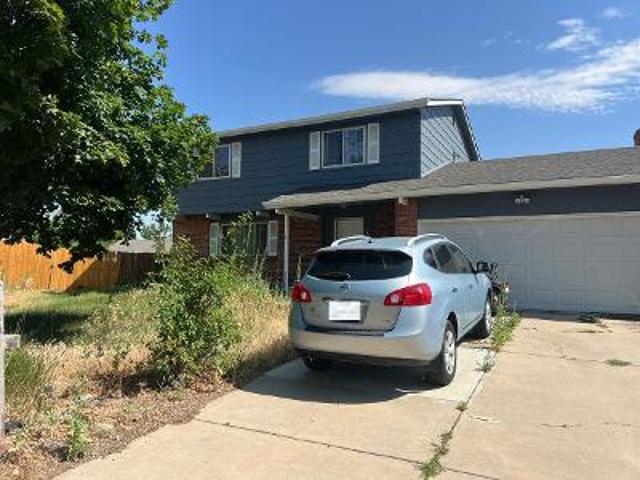 House for sale in Aurora