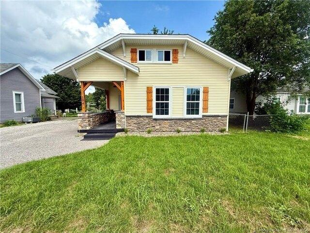 House for sale in Henryville