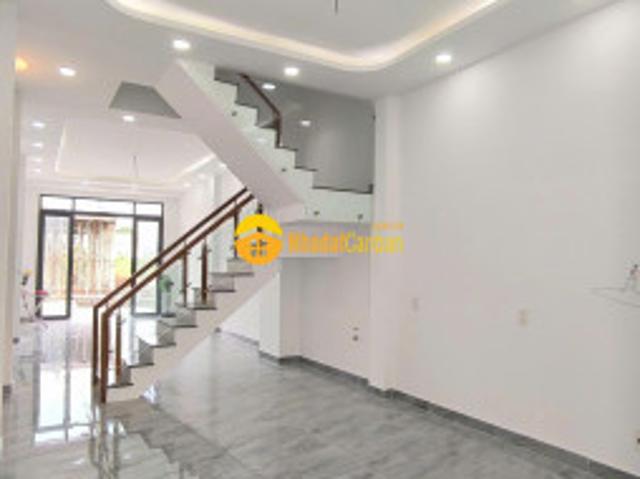 Nhà mặt phố bán