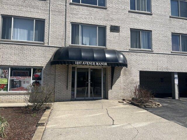 Condo for sale in Berwyn Condo for sale in Berwyn