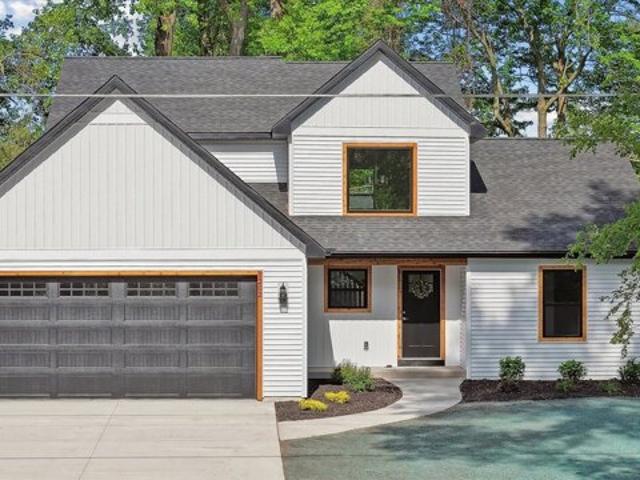 House for sale in Hemlock