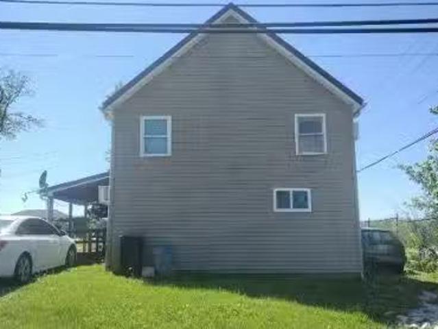 House for sale in Scottsburg