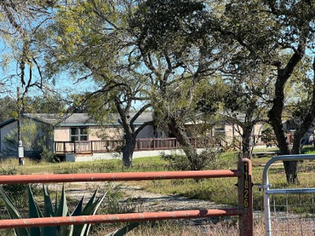 House for sale in Lytle, Atascosa County