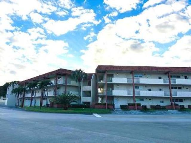Condo for sale in Pembroke Pines, Florida