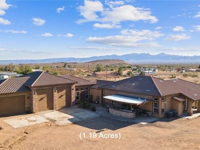 House for sale in Golden Valley, Arizona