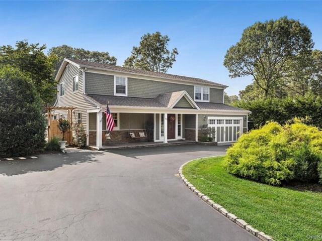 House for sale in Centereach