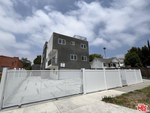 House for sale in Canoga Park, California