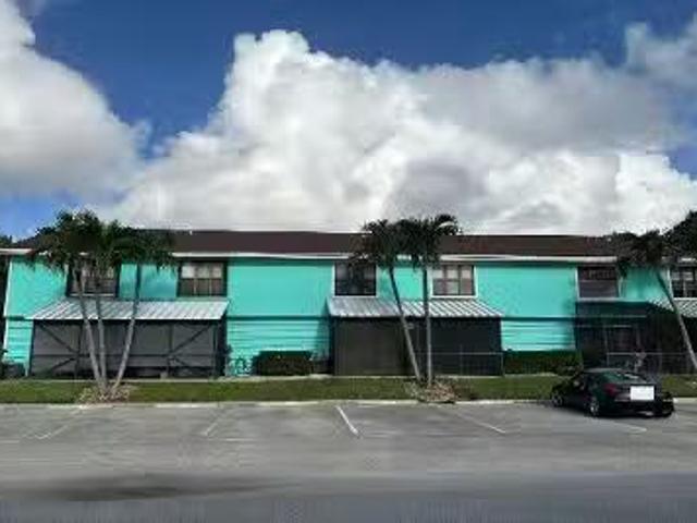House for sale in Port Saint Lucie