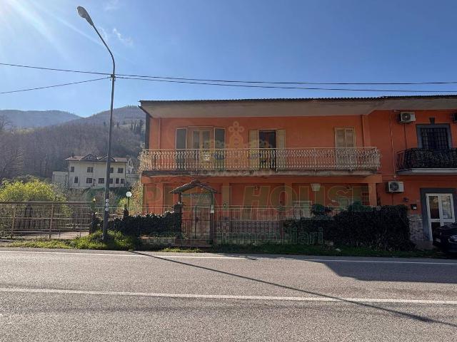 Villa Indipendente in vendita a Monteforte Irpino, Campania