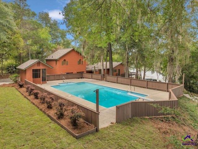 House for sale in Perry