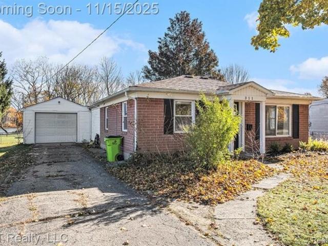 House for sale in Fenton, Michigan