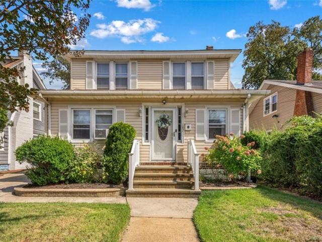 House for sale in Freeport, New York