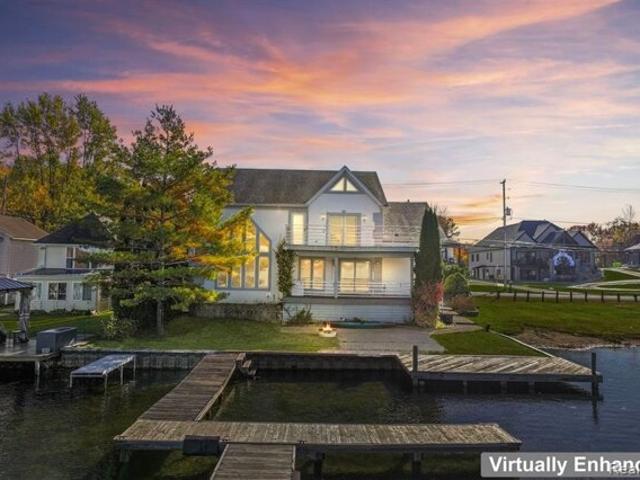 House for sale in Fenton, Michigan