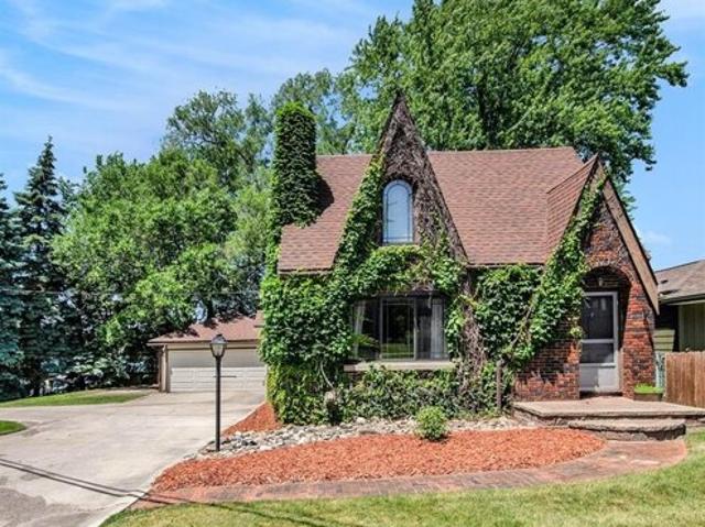 House for sale in Fenton, Michigan