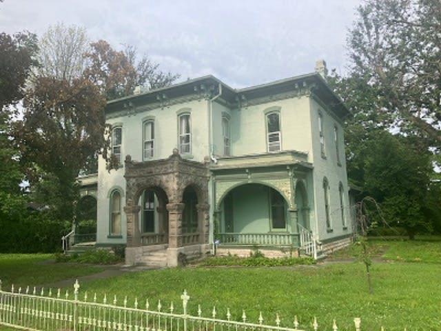 House for sale in Carthage, Missouri