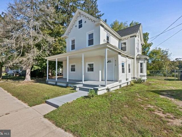House for sale in Elmer, New Jersey