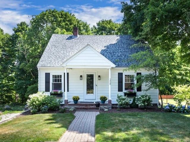 House for sale in Hopedale, Massachusetts