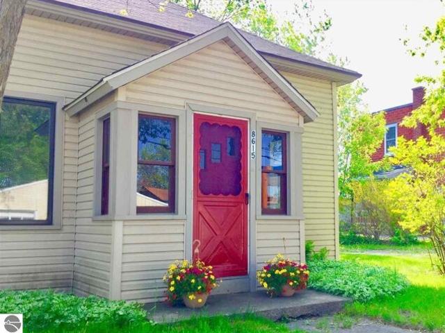 House for sale in Maple City