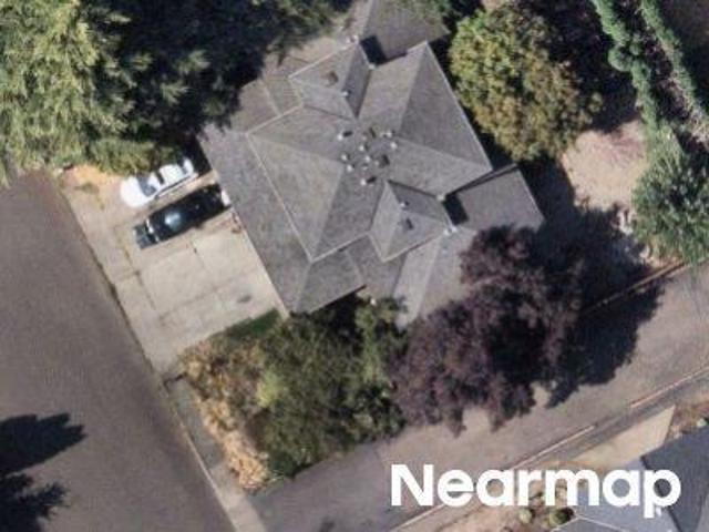 House for sale in Canby House for sale in Canby