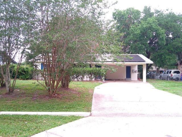 House for sale in Country Club Manor, Sanford