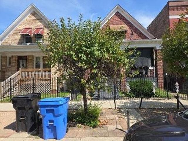 House for sale in Chicago, Illinois