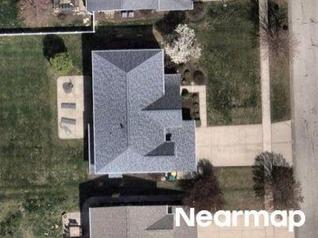 House for sale in Shorewood