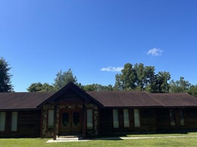 House for sale in Reynolds