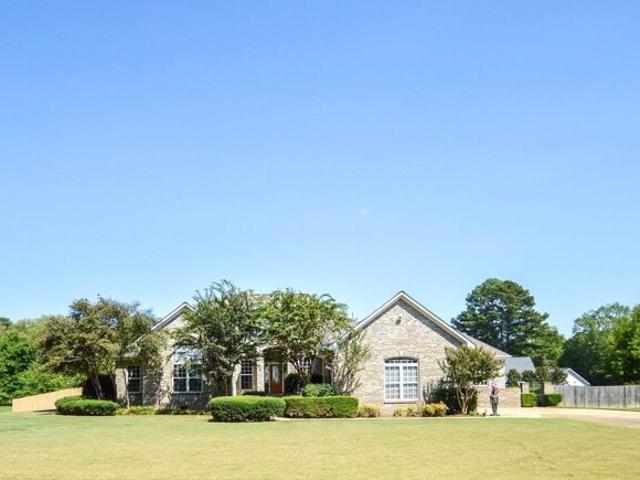 House for sale in Starkville