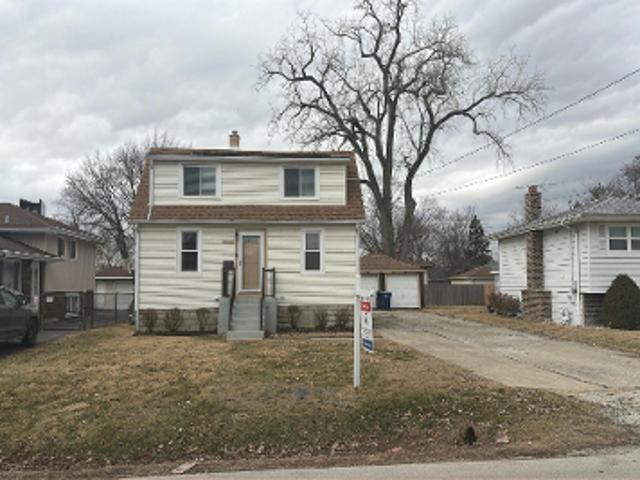 House for sale in Worth, Illinois