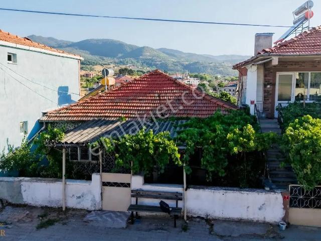 Sındırgı içerisinde satılık Villa