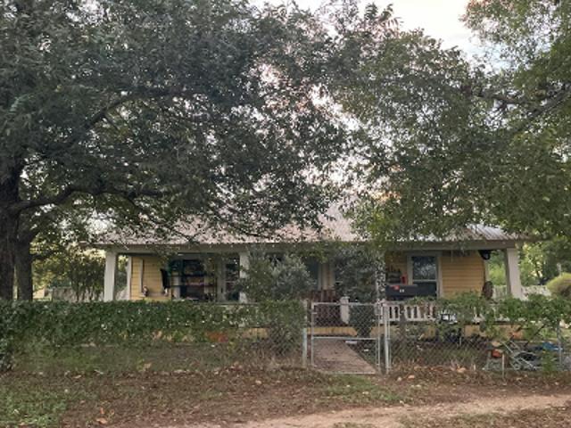 House for sale in Cameron, Milam County