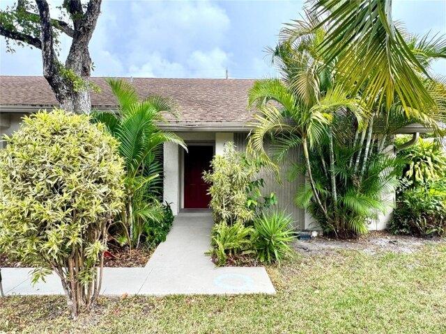 Condo for sale in Oakland Park