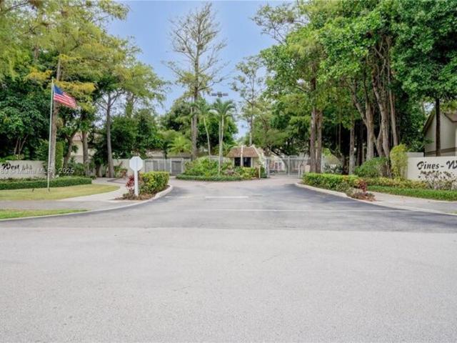 Condo for sale in Oakland Park