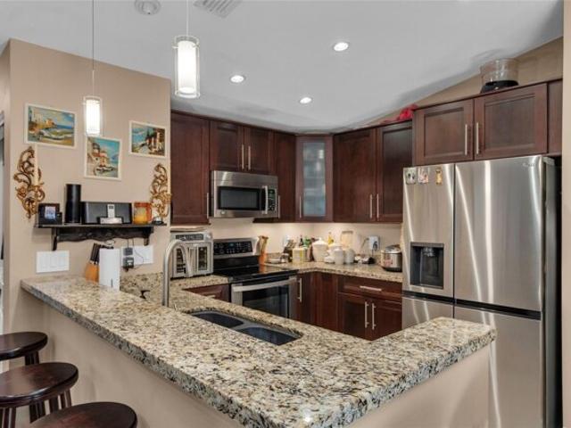 Condo for sale in Oakland Park