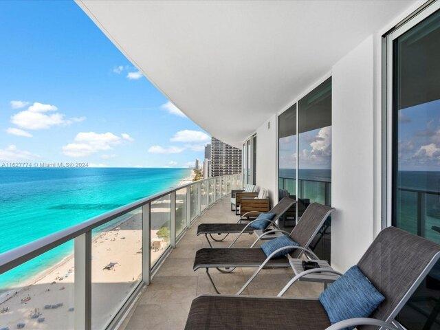 Condo for sale in Hallandale, Florida