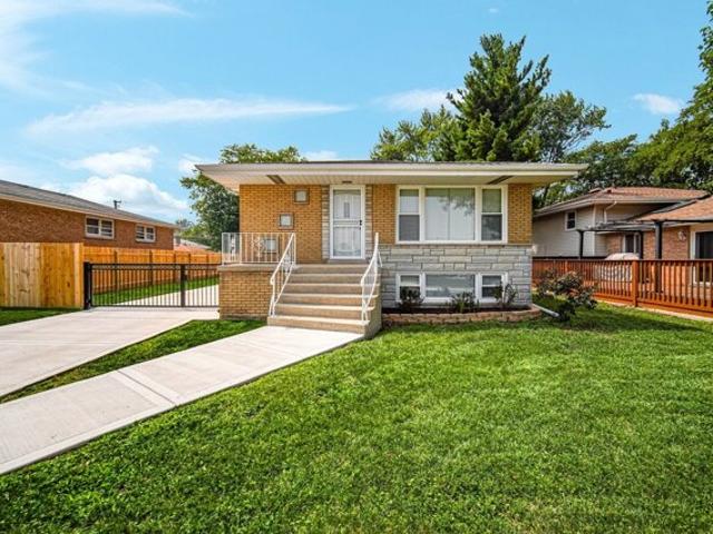 House for sale in Bridgeview