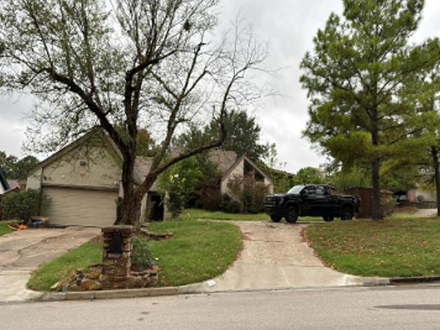 House for sale in Windsor Park South, Tulsa