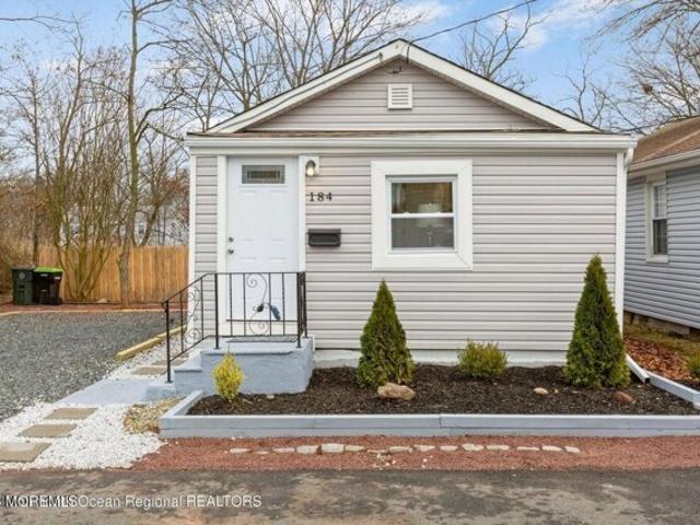 House for sale in Hazlet, New Jersey