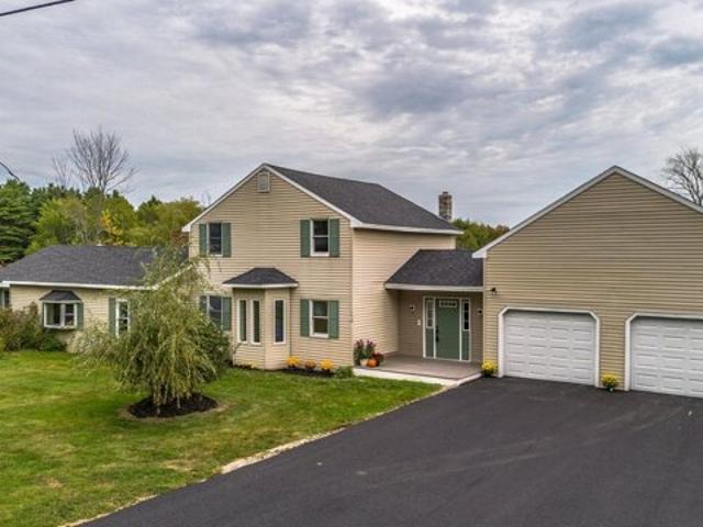 House for sale in Bowdoinham, Maine