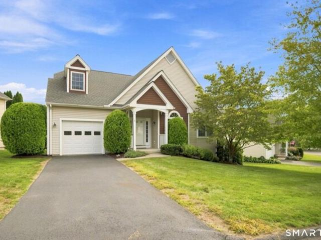 Condo for sale in Bloomfield, Connecticut
